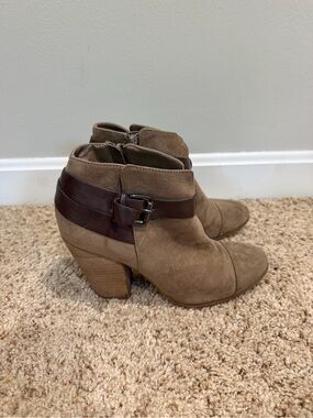 Carlos by Carlos Santana booties, 7.5
